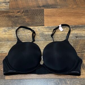 Victoria's Secret Black T-Shirt Bra - Push Up‎